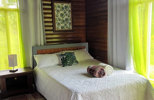 Penjamo Cabin | Cozy Mountain Cabin Retreat - El Roble with Pool & Spa