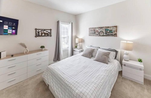 Madison House | Elegant Escape Pet friendly