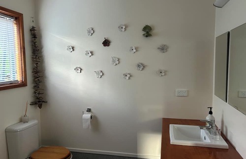 Cable Bay House | Beach House at Cable Bay: Ideal for Northland Adventures