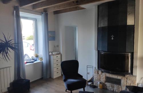 Fierville-les-Mines Bed & Breakfast | Cozy Room with Private Bathroom and Child-Friendly Amenities