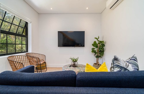 Bo'Kaap Apartment | Relaxing Getaway with Hot Tub & Sundeck in de Waterkant