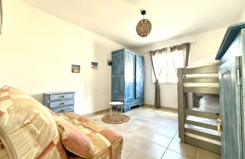 Etaules House | Cozy Vrbo Property: Pet-Friendly with Breakfast Included