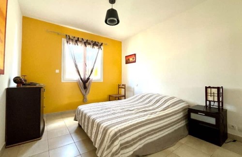Etaules House | Cozy Vrbo Property: Pet-Friendly with Breakfast Included