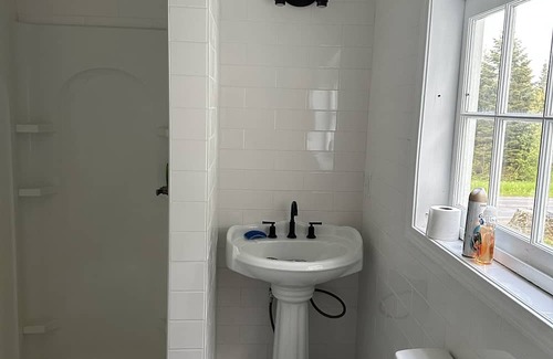 Williamstown House | Experience the 1890 Restored School House by Salmon River
