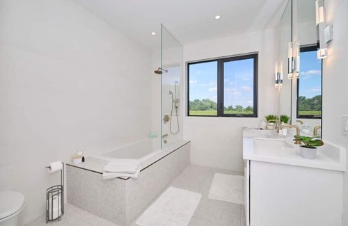 Louth House | Discover Tranquility at Orchard Oasis with Private Pool