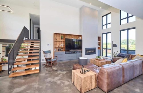 Louth House | Discover Tranquility at Orchard Oasis with Private Pool