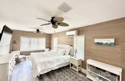 Sugarloaf Key House | Charming Bungalows at Sugarloaf Beach with Ocean Views