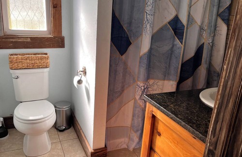 Siloam Springs Cottage | Hilltop Cottage