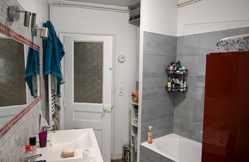 Parc-de-Montsouris Apartment | Cozy Retreat in Paris with Family-Friendly Amenities