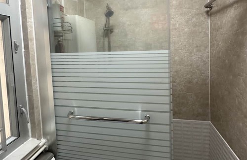 Tsim Sha Tsui Apartment | Bright 2-Bedroom Unit Near K11 and Victoria Harbour