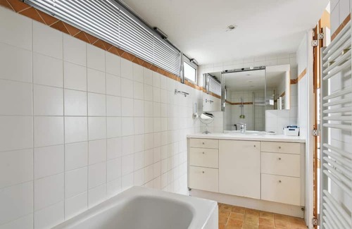 Parc-de-Montsouris Apartment | Unique Flat in Montsouris with Family-Friendly Amenities