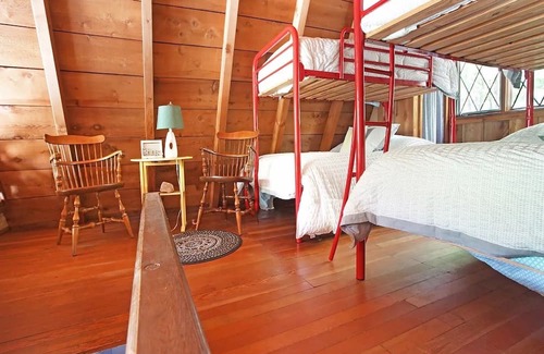 Paris Cottage | Adventure Awaits at A-Frame Cabin on Muskegon River