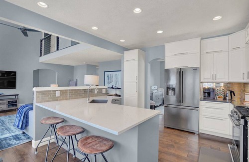 Gleneagle House | Gleneagle's Nest: Spectacular Home with USAFA & Pikes Peak Views