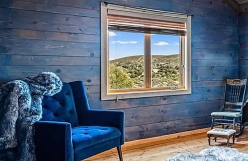 Julian Cabin | Cozy Mountain Retreat: Relax in a Julian Log Cabin