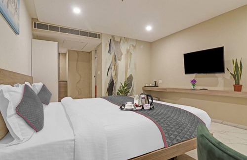 Miyapur Hotel | Townhouse 1010 The Fern Suites