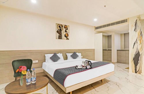 Miyapur Hotel | Townhouse 1010 The Fern Suites