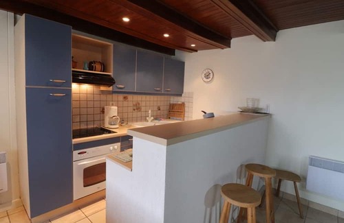 Siran Cottage | Gite Siran: Family-Friendly Getaway with Spa & Kitchen