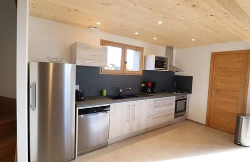 Le Vaulmier Cottage | Family-Friendly Gite Le Vaulmier with Kitchen Amenities