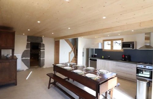 Le Vaulmier Cottage | Family-Friendly Gite Le Vaulmier with Kitchen Amenities