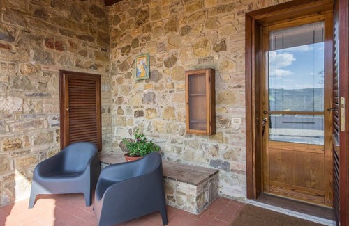 Castiglione d'Orcia House | Discover GUGNOLO: Pet-Friendly Farmhouse in Val d'Orcia