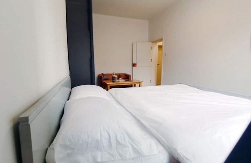 Luomashi Apartment | Cozy Chengdu Apartment Steps from Chunxi Road