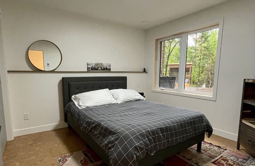 Gore Cottage | Modern Cottage in Gore with Spa & Lake Access Awaits You