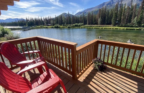 Denali Cabin | Cozy Tiny Home Cabin by the Lake with Mountain Views
