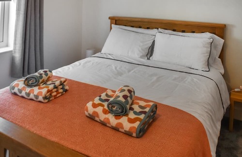 Sutton Cottage | Ideal 3 Bedroom Getaway in Sutton with Cozy Amenities