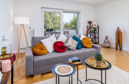 Freilassing Apartment | DG Links - Cozy City Apartment Near Salzburg with Breakfast