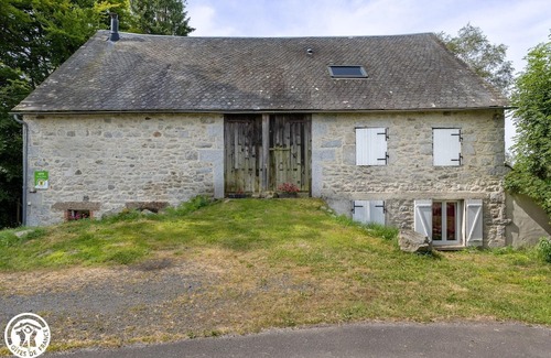 Prondines House | Discover A L'orée du Bois - Family-Friendly Retreat in Prondines
