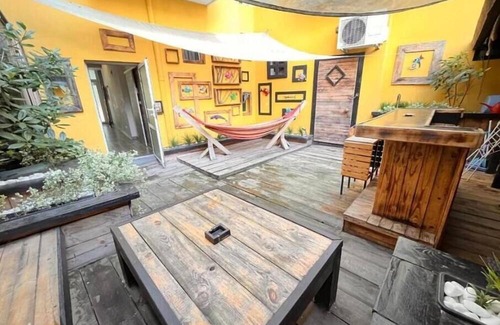 Odesos Apartment | Relaxing Studio with Garden View for Family Getaways