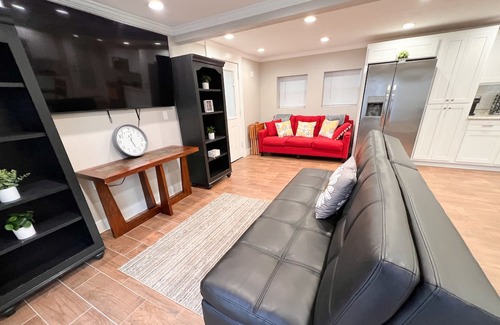High Springs House | Pet-Friendly Haven in Downtown High Springs for Families