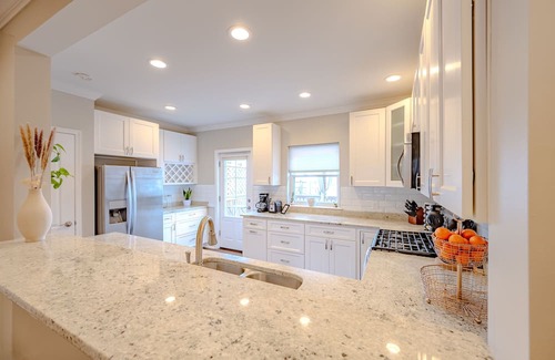 Kingman Park House | Guest Rated: D St Digs Row Home with Pool & Spa on Capitol Hill