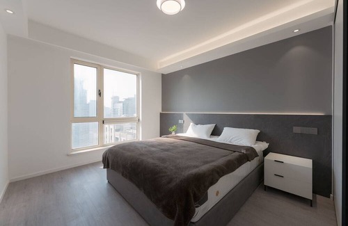 Huangpu Apartment | Prime Location: Walk to The Bund & Yu Garden - 3BR Getaway