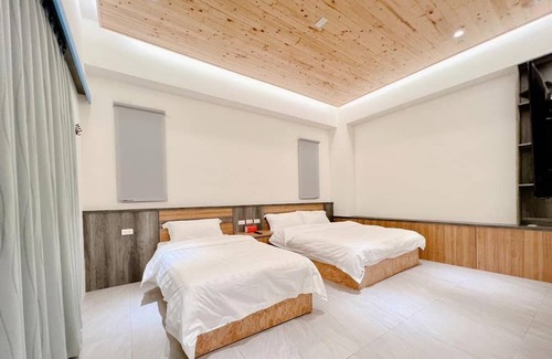 Hualien City Centre Bed & Breakfast | Cozy Kuan Pin Ju Station Elevator Hostel for Families