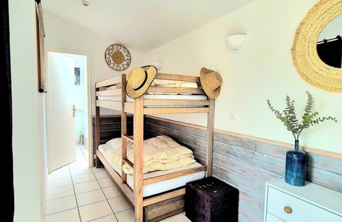 Pontaillac House | Idyllic Villa Steps from Pontaillac Beach with Pool