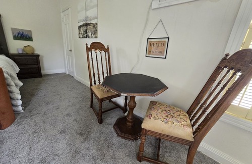 Sherman Cottage | Discover Oasis In The Suburbs: 10/10 Guest Rated Retreat