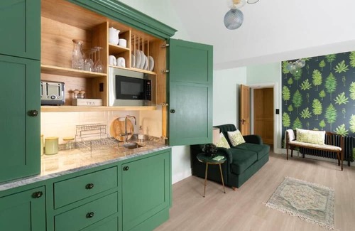 Richmond-upon-Thames Apartment | Exceptional Apartments at Number 16 with Family-Friendly Perks