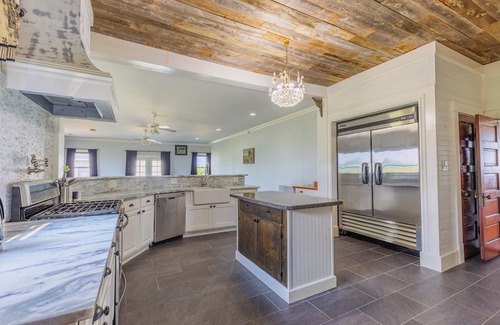Manor House | Idyllic Manor Farm Haven: Pet-Friendly Retreat with Pool