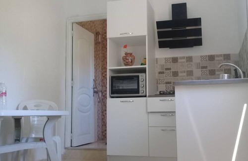 Bizerte House | Discover Ideal Family Stay at Maison à la Grotte de Corniche