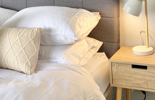 Hawthorn Apartment | Inviting 2BR Scotch-Hill Retreat Near MCG and CBD