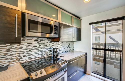 Marina Pacifica Condo | Ocean View Condo at Long Beach Marina Pacifica Near Disney