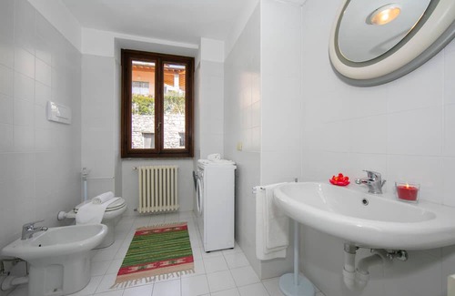 Ossuccio Apartment | Spacious 2-Bedroom Apartment for 6 Guests in Ossuccio