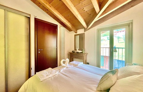 Tremezzo Apartment | Cozy Tremezzo Apartment for 4 Guests with Essential Amenities