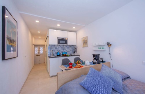 Colonno Apartment | Cozy Apartment for 2 Guests in Beautiful Colonno