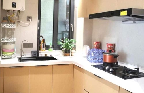 Yongding Apartment | Stylish 3-Bed Flat in City Center Near Tianmen Attractions