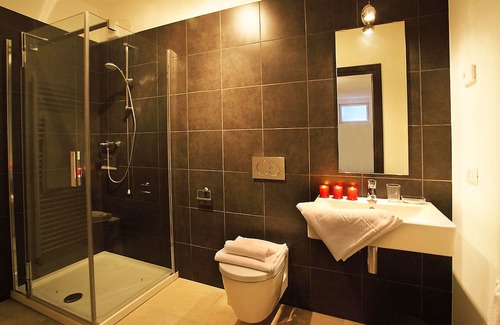 Naggio House | Spacious Family Retreat with Pool in Plesio for 6 Guests