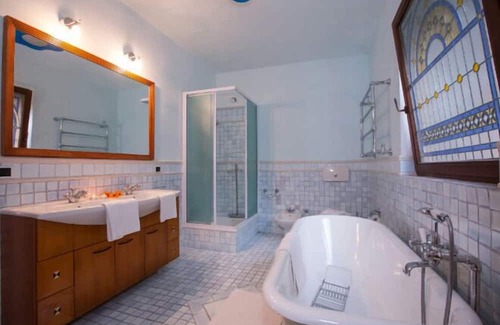 Cressogno House | Spacious Vacation Home for 16 Guests with Pool in Valsolda