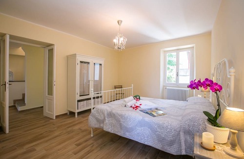 Naggio House | Ideal Vacation Home for 8 Guests in Scenic Plesio