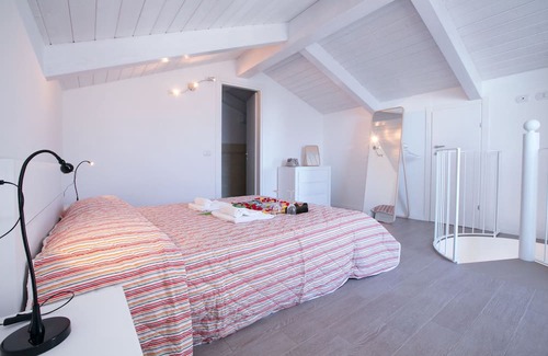 Naggio Apartment | Comfortable 90m² Apartment for Four Guests in Plesio